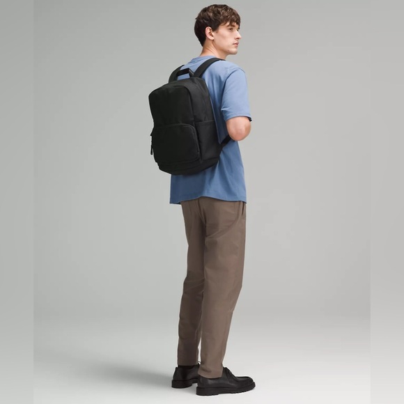 Lululemon Everywhere Backpack 22L Tech Canvas- Black/Black - Picture 9 of 9